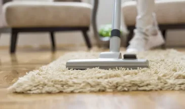Всего 1 щепотка и капля воды: пятна с ковра сойдут моментально как в химчистке