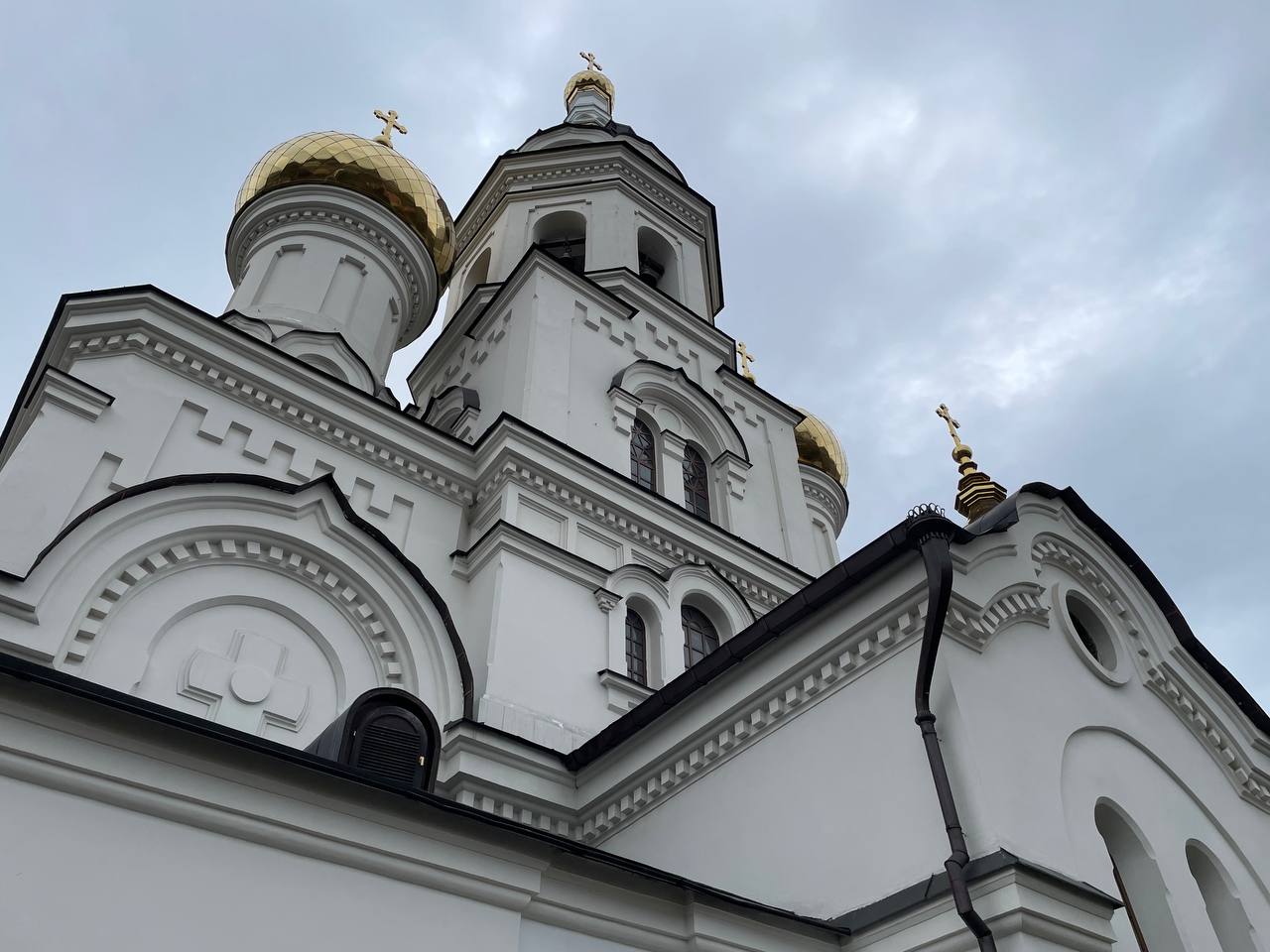Воздвижение Креста Господня в 2025 году: от исторических событий до актуальных обычаев