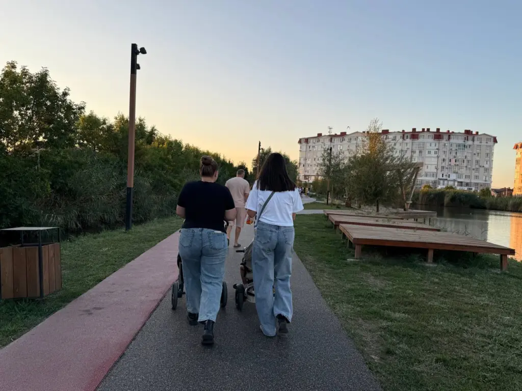 Люди засмеют: в этом слове нет буквы «З», но каждый второй упорно её вставляет — запомните это правило навсегда