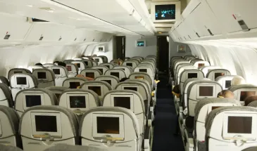 Эта привычка в самолете может стать смертельной: что гарантировано превращает обычный рейс в риск тромбоза