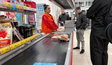 Больше ни за что плачу картой на кассе «Магнита» и «Пятерочки»: выяснилось, кассиры в тайне считывают эти данные