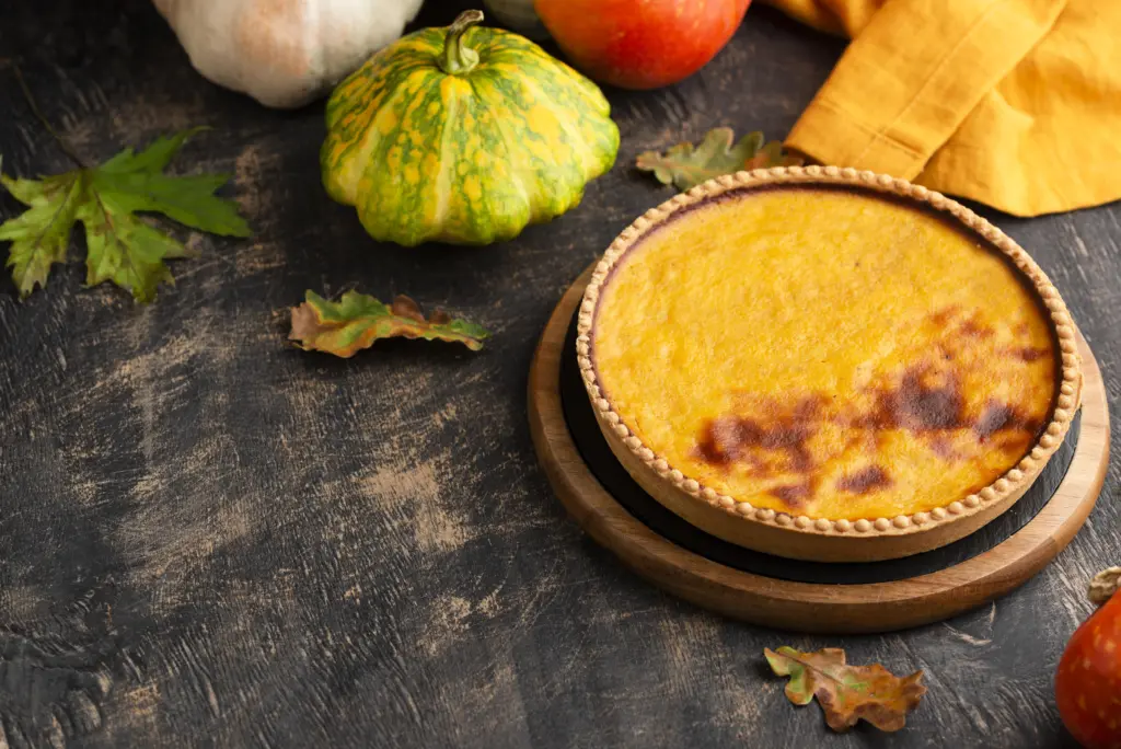 Чудесный тыквенный пирог: влажный, пушистый и готовится за 40 минут