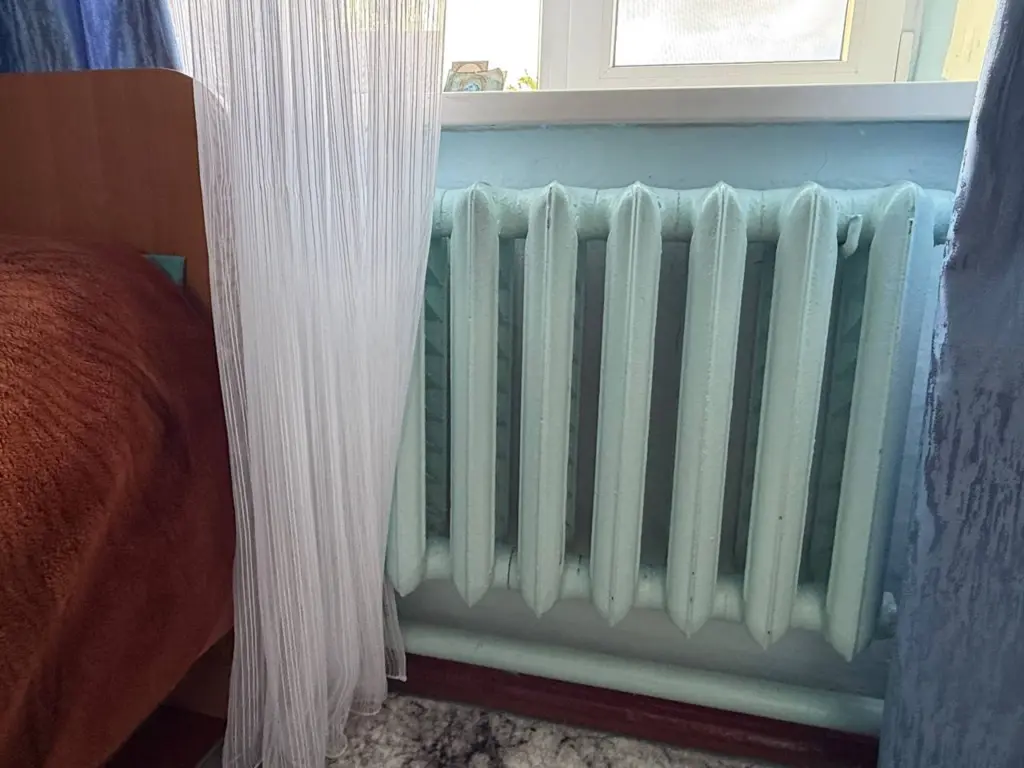 Нужна только фольга: дома тепло даже в -30 и из окна точно не дует