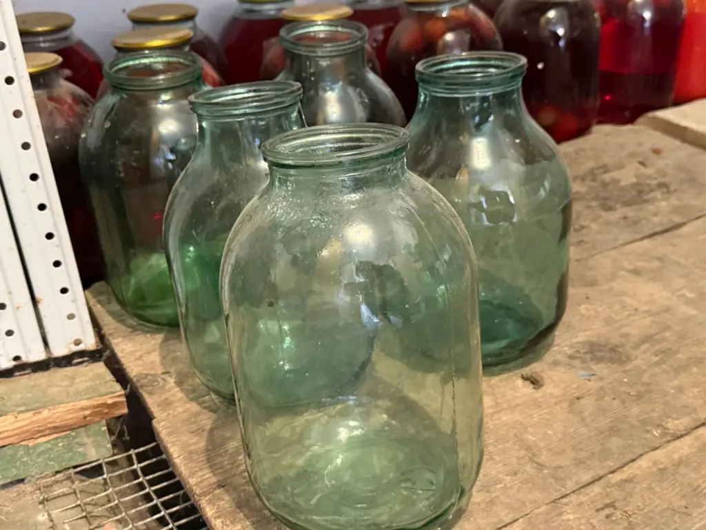 Стеклянные банки больше никогда не выкидываю — делаю из них стильные светильники для дома: всего полчаса и никаких трат