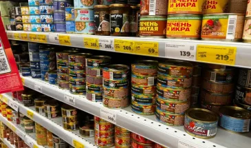 Дочь — технолог пищевой промышленности рассказала, в чем отличие консервов из «Светофора» от аналогичных в других торговых сетях