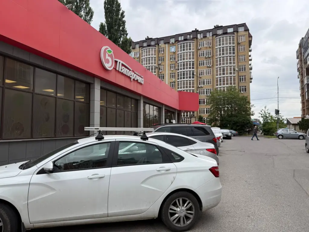 «Покупателей теперь не будут впускать в магазины»: «Пятерочка», «Магнит» и «Перекресток» приняли решение