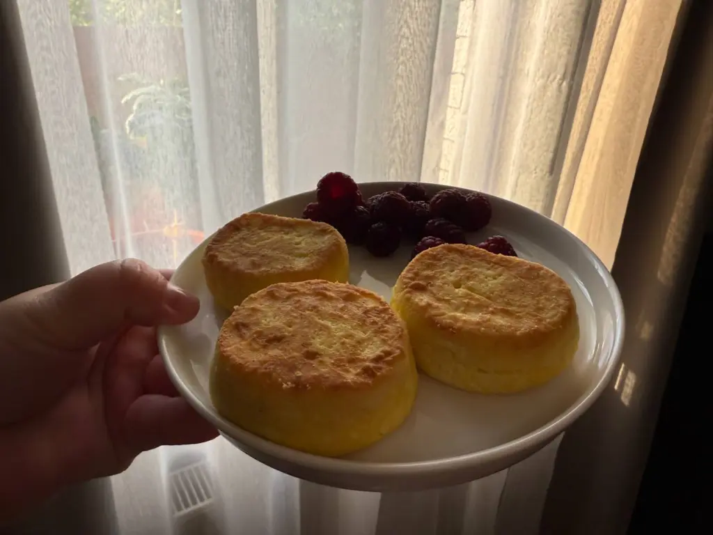 Сырники «Заливные» в сметанной заливке — вкусные, нежные, «тают во рту»