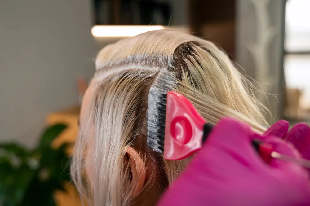 Мелирование уже не в моде – новый стильный тренд в окрашивании на осень в 2025 году