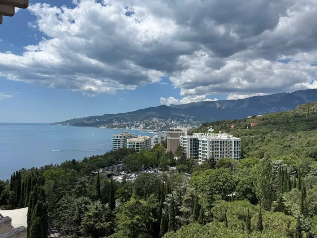 Там дешевле чем в Краснодарском крае и любят русских: на этот сказочный курорт поеду в декабре