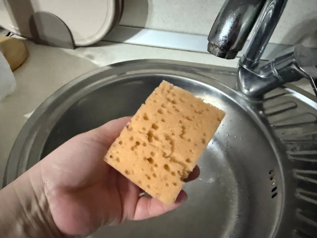 Меламиновые губки скупаю коробками. 8 неочевидных методов использования — о таком вы даже и думать не могли