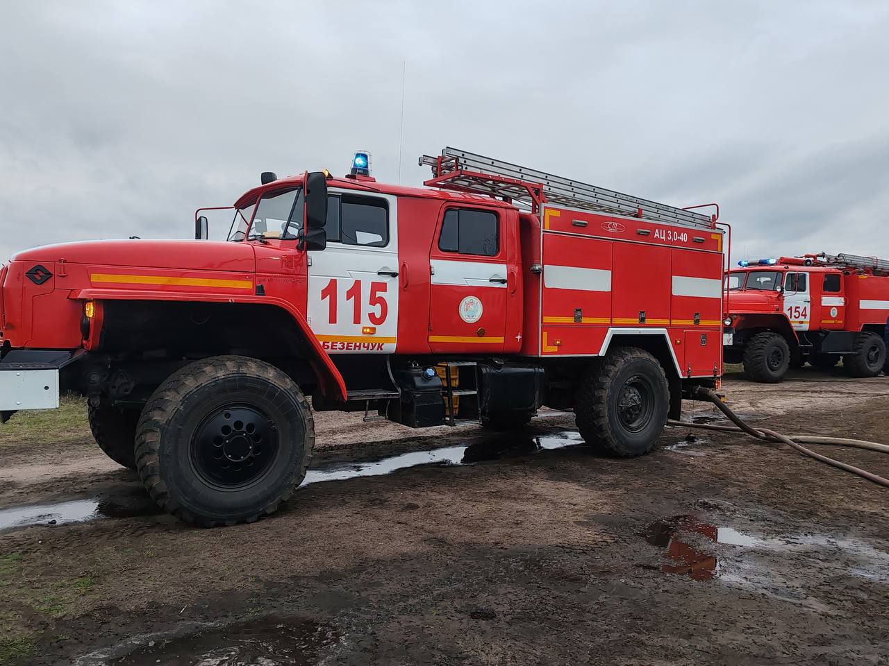 Появились видео, демонстрирующие последствия пожара в многоквартирном доме близ Самары 4 ноября