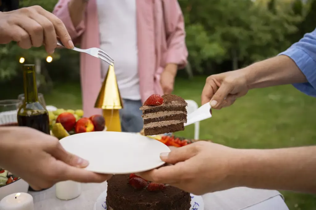 Готовим торт «Дачный вечер» на кефире: всегда пористые коржи и нежнейший заварной крем