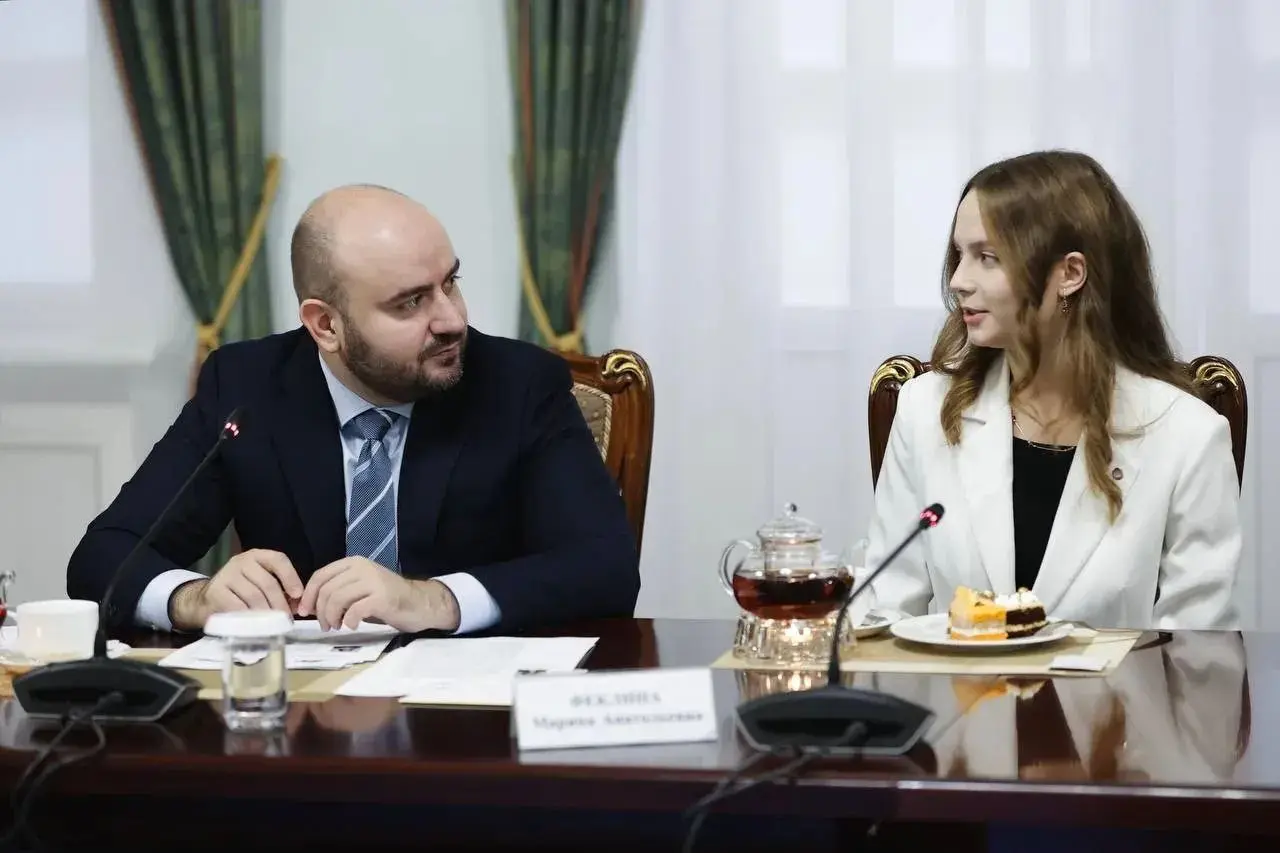 Вячеслав Федорищев встретился с победителями конкурса «Студент года» в Самарской области Вячеслав Федорищев встретился с победителями конкурса «Студент года» в Самарской области