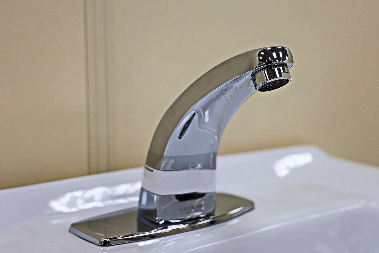 Самарцам пригрозили судебными приставами и блокировкой карт из-за долгов за воду