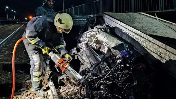 Появились кадры смертельного столкновения поезда и ВАЗ 2114 под Самарой