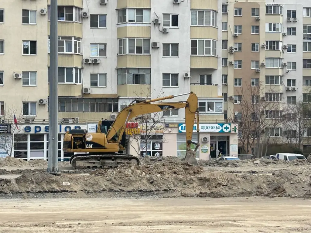 За чей счет ремонт? Минстрой напомнил, что УК обязана менять жильцам бесплатно, кроме радиаторов