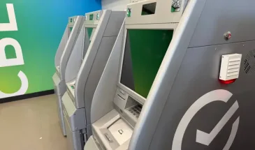 С сегодняшнего дня: Сбербанк ввел важное изменение всех, кто переводит с карты на карту