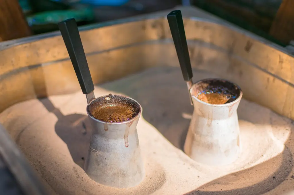 Как надо правильно варить ароматный турецкий кофе: легкий рецепт от турка — в турке