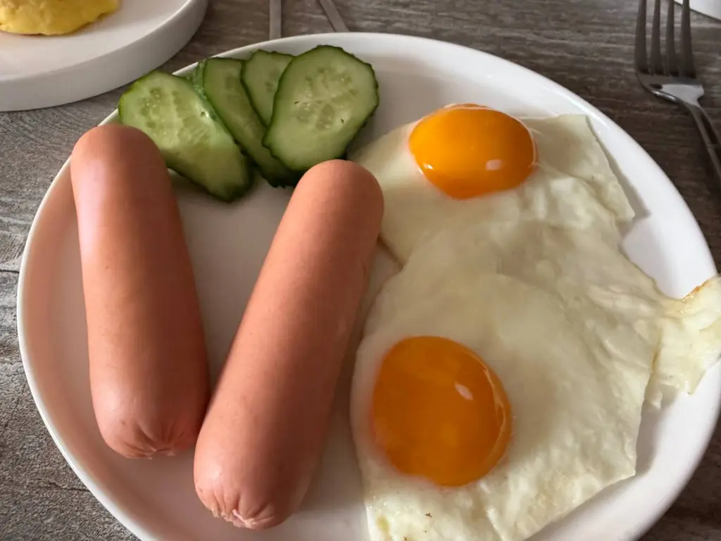 Не масло и не сало: чем смазать сковороду, чтобы яичница точно не прилипла – 0 калорий