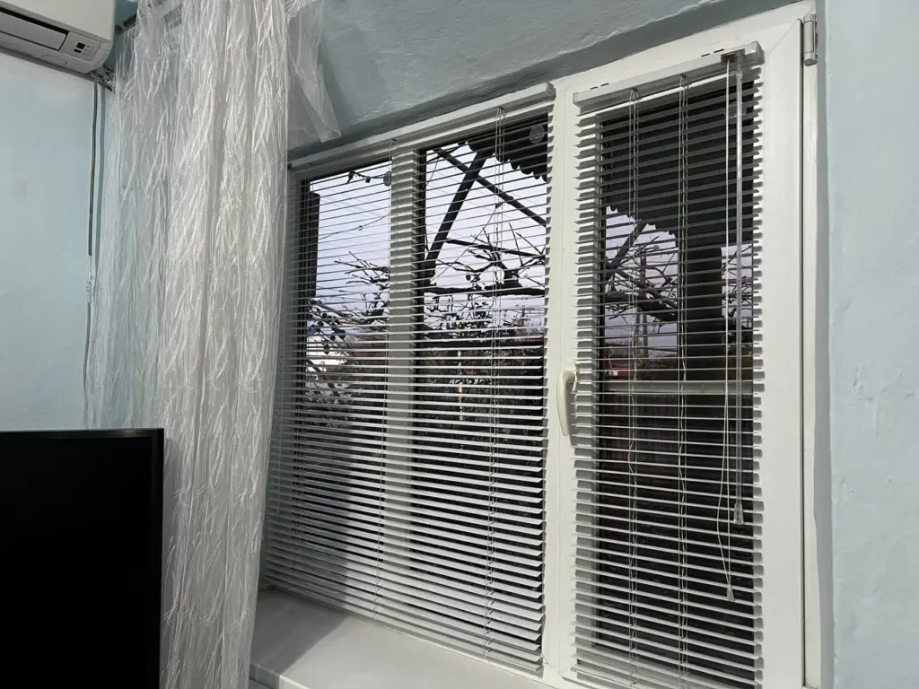 На окна теперь ничего не клею: стащила идею у северян — дома тепло даже в самый сильный мороз