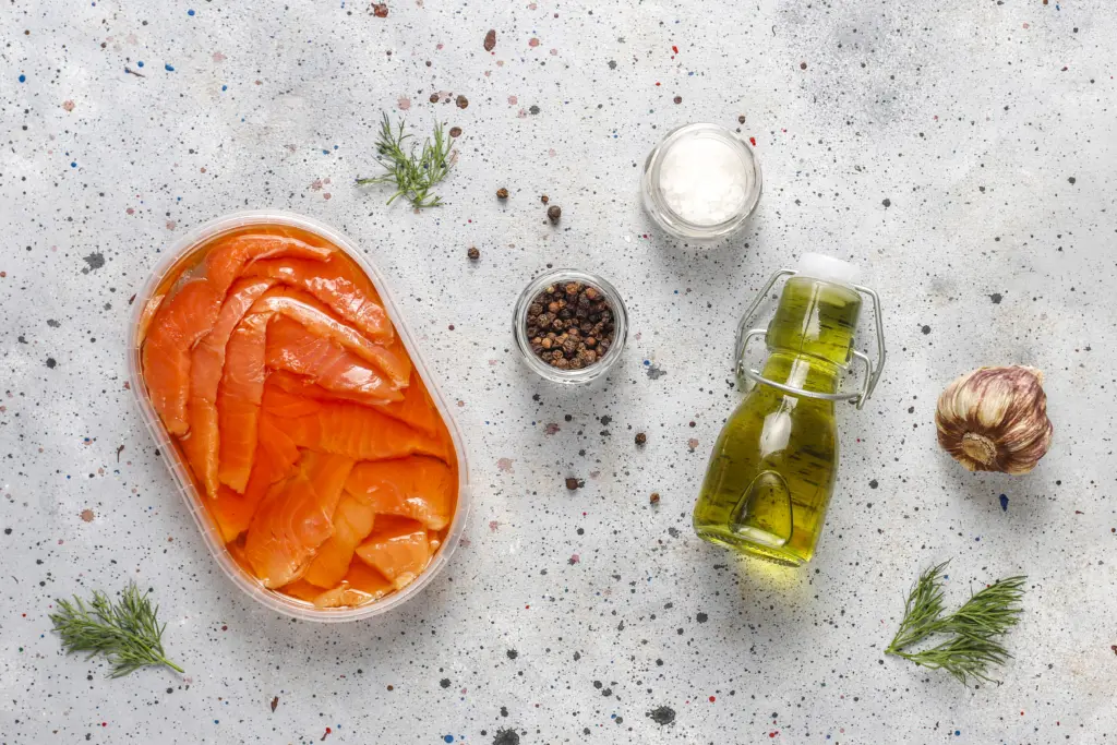 Солим горбушу, а получаем «семгу»: как засолить рыбу без заморочек, чтобы она таяла во рту