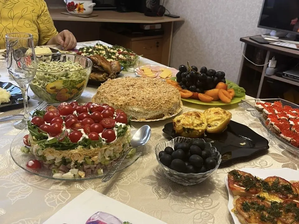 Что лучше не готовить на Новогодний стол 2026 — год Огненной Лошади, а что обязательно должно быть на столе, чтобы привлечь удачу