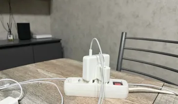 Телефон заряжается за минуты — и умирает вдвое быстрее: что скрывает за собой технология быстрой подзарядки