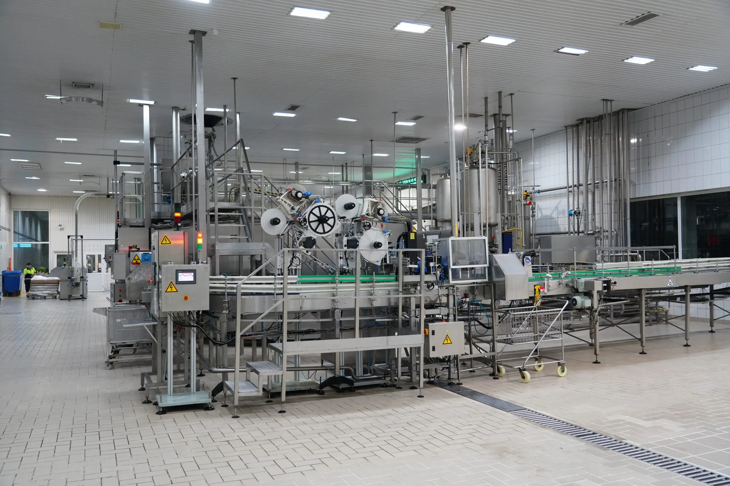 Фоторепортаж: процесс производства лимонада на заводе «ПепсиКо» в Самаре