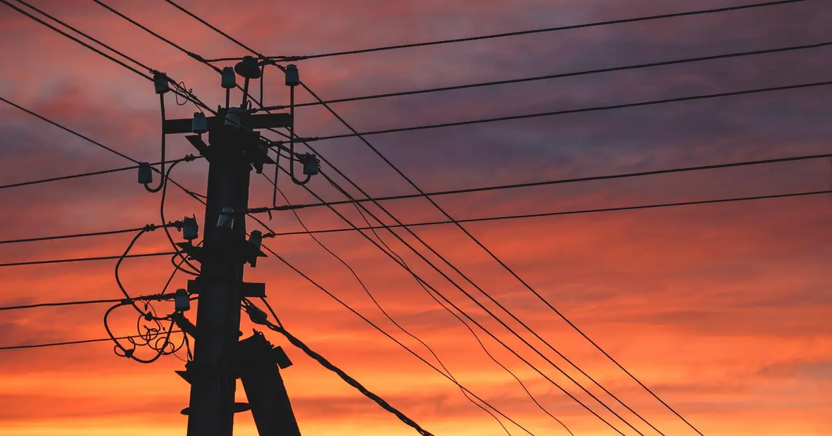 Энергетики восстановили электричество в 70% обесточенных домов под Самарой Энергетики восстановили электричество в 70% обесточенных домов под Самарой