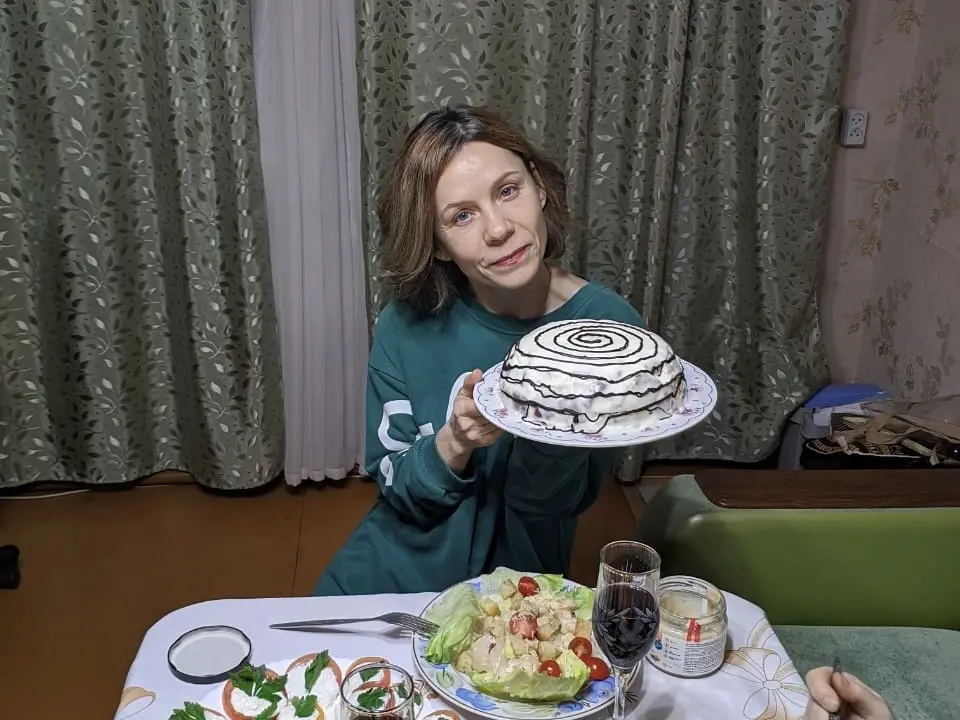 Готовлю лихо тортик для «незваных гостей» — не успеют дойти до порога, а на столе накрыто