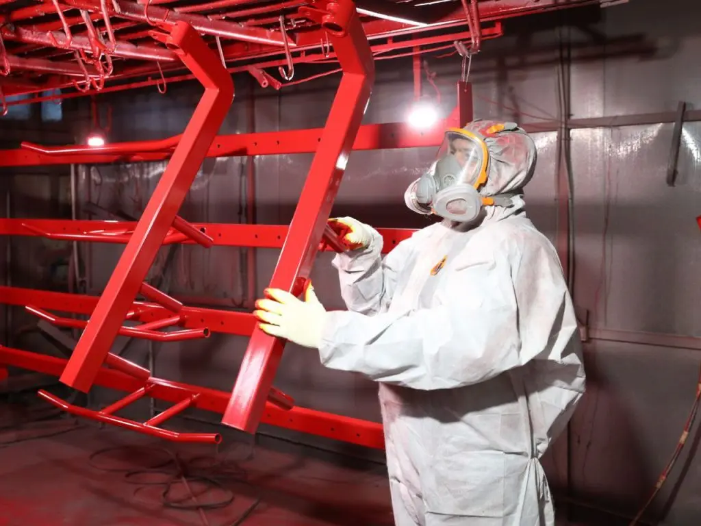 Иван Носков побывал в фирме, занимающейся производством оборудования для детских и спортивных площадок