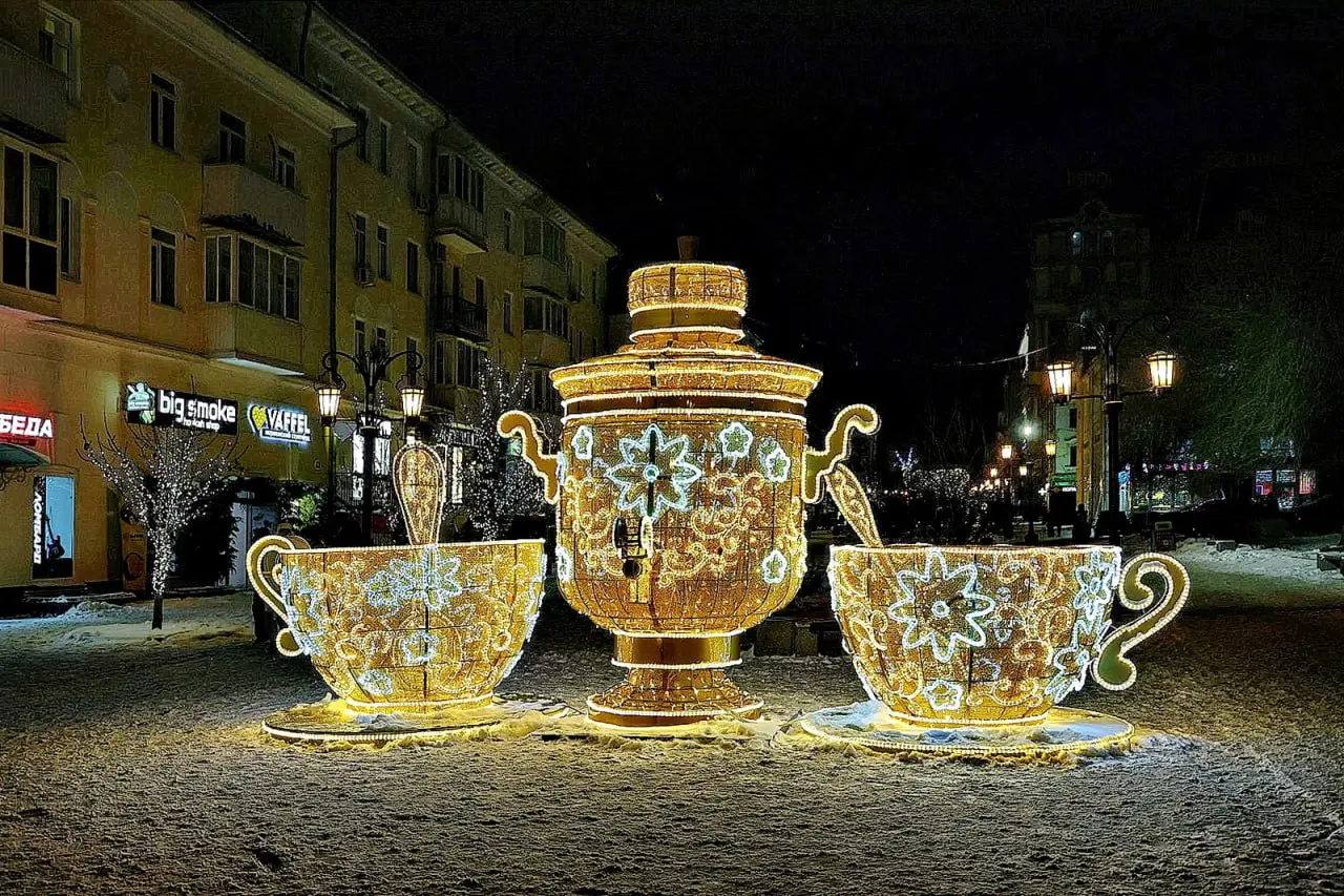 Появились снимки новогодней Самары в ночное время