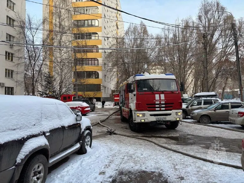 Пожарные ликвидировали огонь в девятиэтажном здании на проспекте Кирова в Самаре
