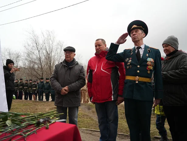 В Самаре была торжественно установлена мемориальная табличка в честь Героя России Андрея Колпакова