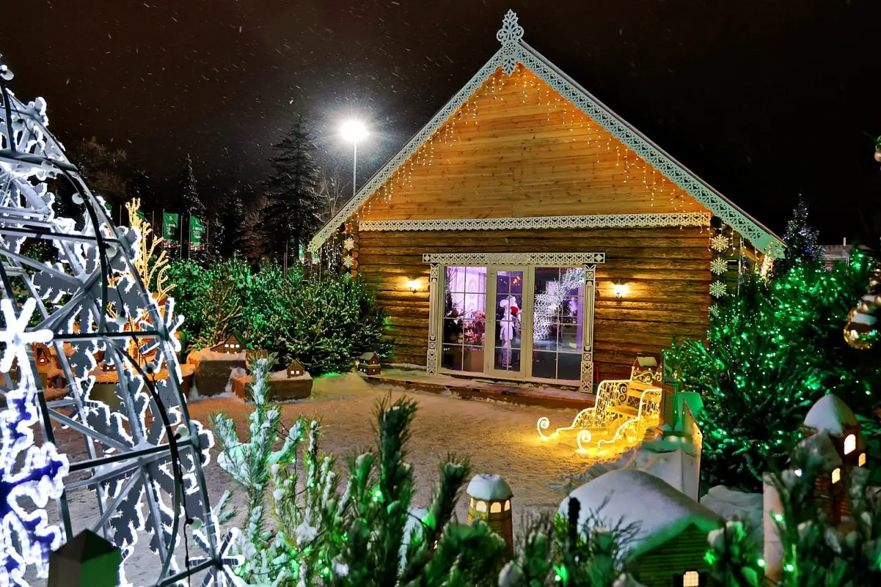 Появились снимки новогодней Самары в ночное время