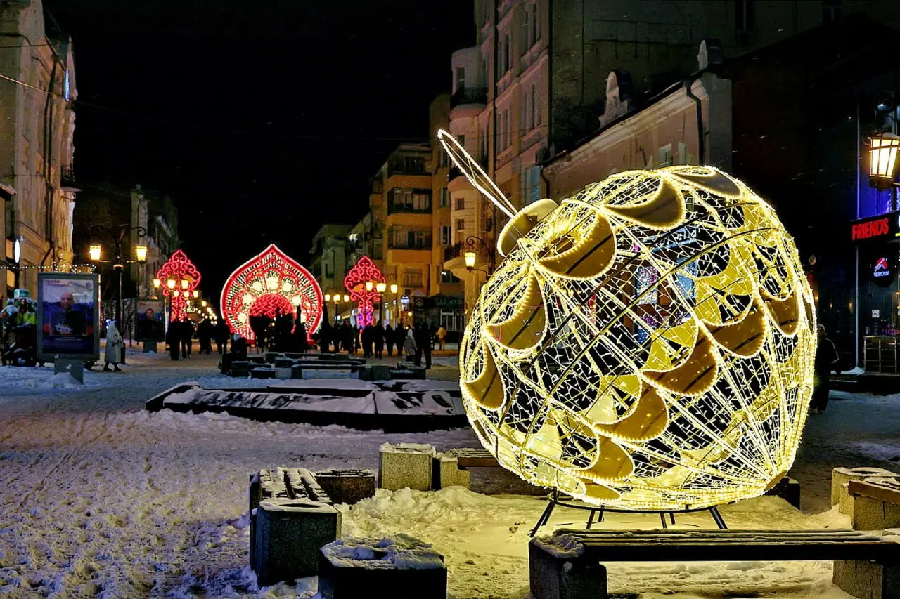 Появились снимки новогодней Самары в ночное время