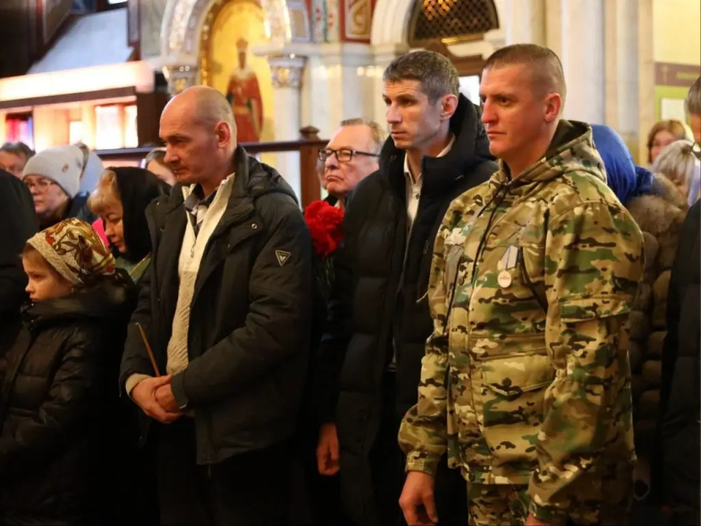 Жители Самары отдали дань уважения погибшим участникам СВО в Макеевке 30 декабря