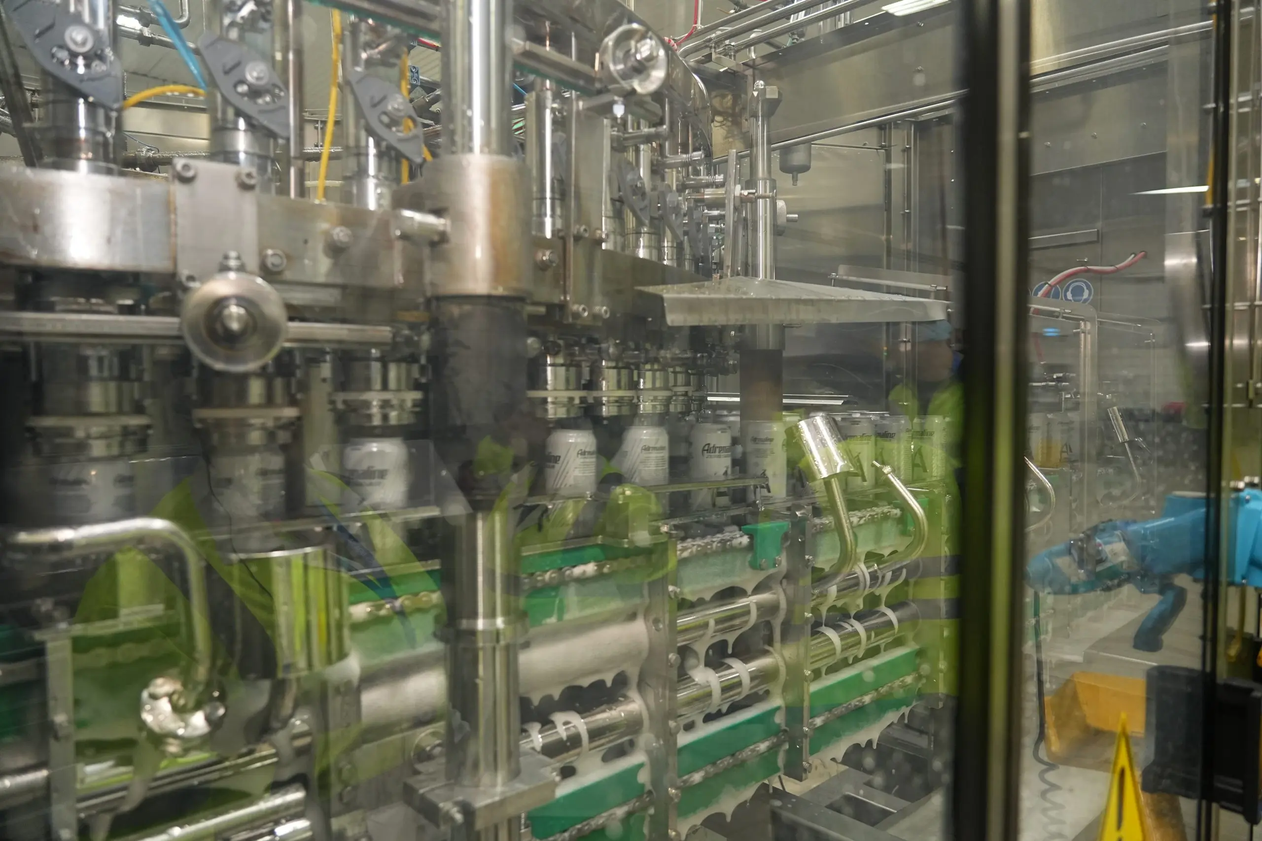 Фоторепортаж: процесс производства лимонада на заводе «ПепсиКо» в Самаре