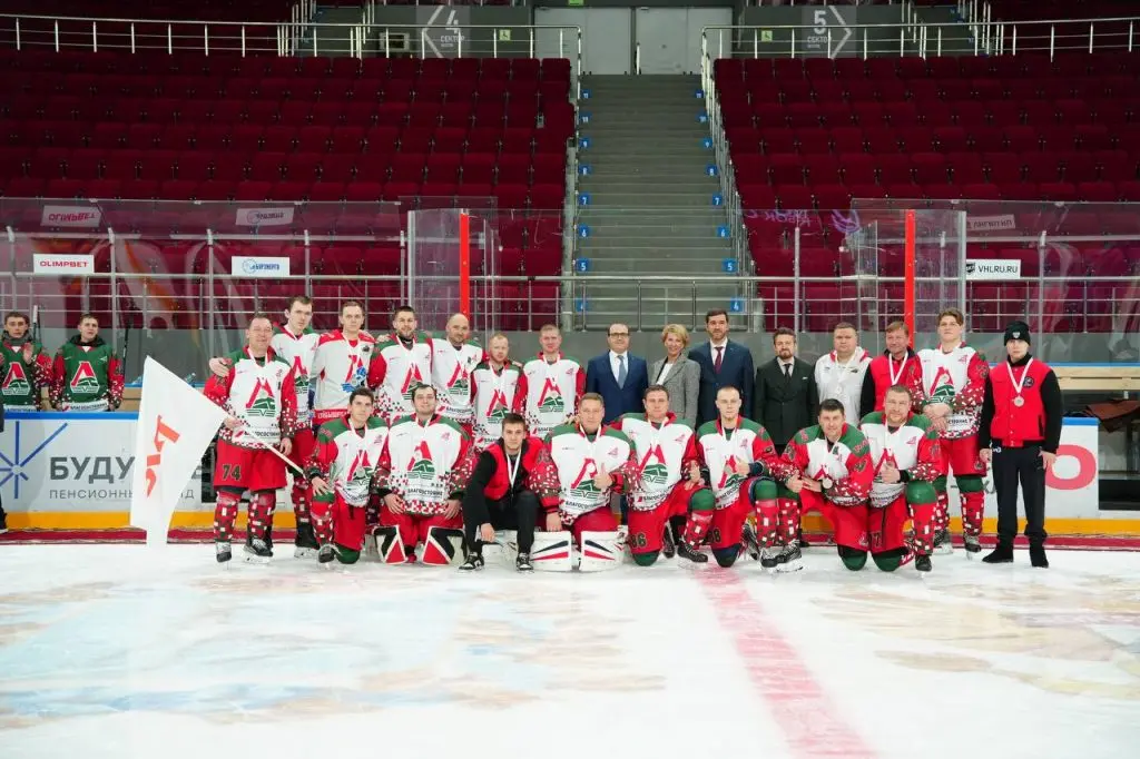 Ведущие предприятия Самарской области боролись за Кубок Сбера по хоккею