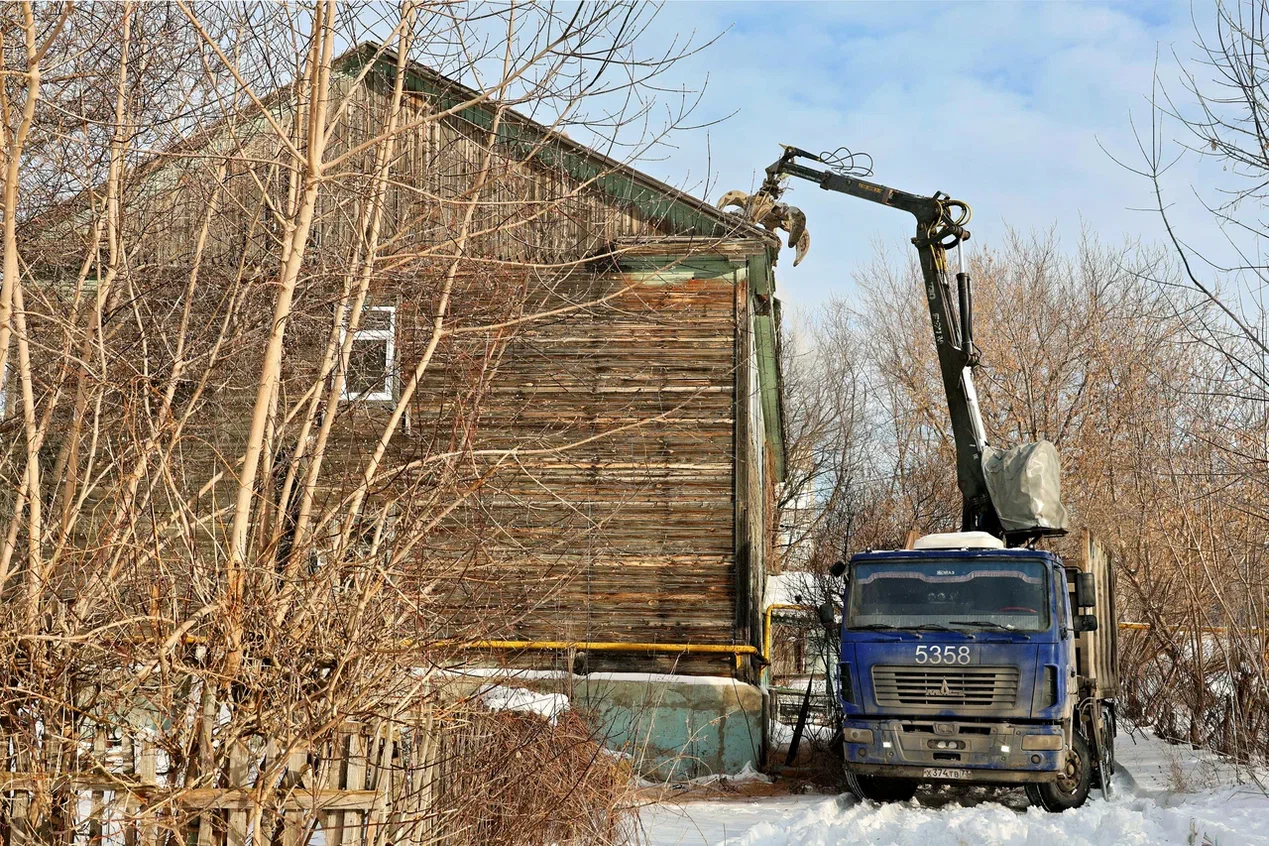 Фото: с 14 января в Самаре начался демонтаж аварийного здания на улице Советской Армии