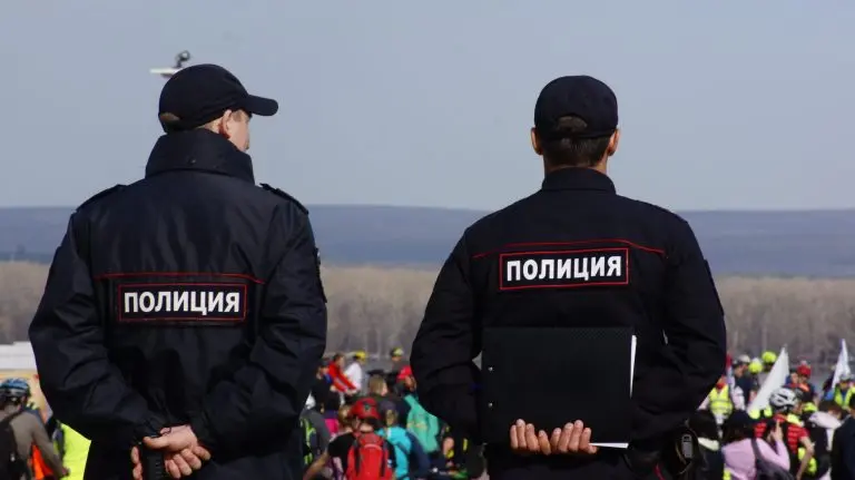 Пьяный самарец напал на полицейского в Красноглинском районе Пьяный самарец напал на полицейского в Красноглинском районе