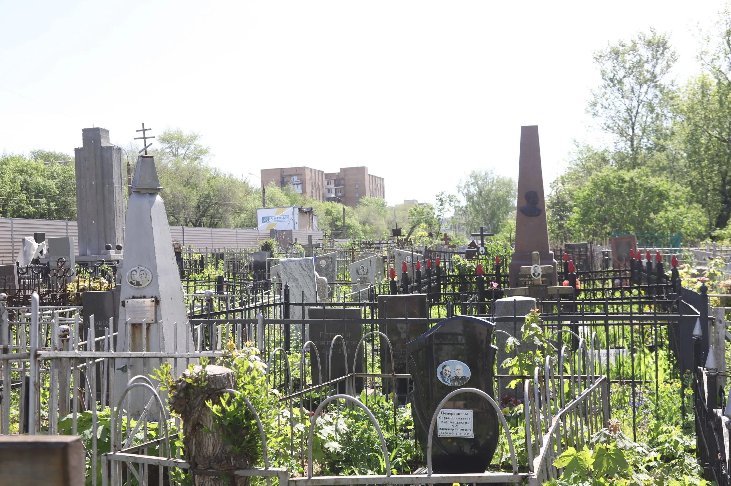 Почетных граждан Самарской области начнут хоронить по новым правилам Почетных граждан Самарской области начнут хоронить по новым правилам