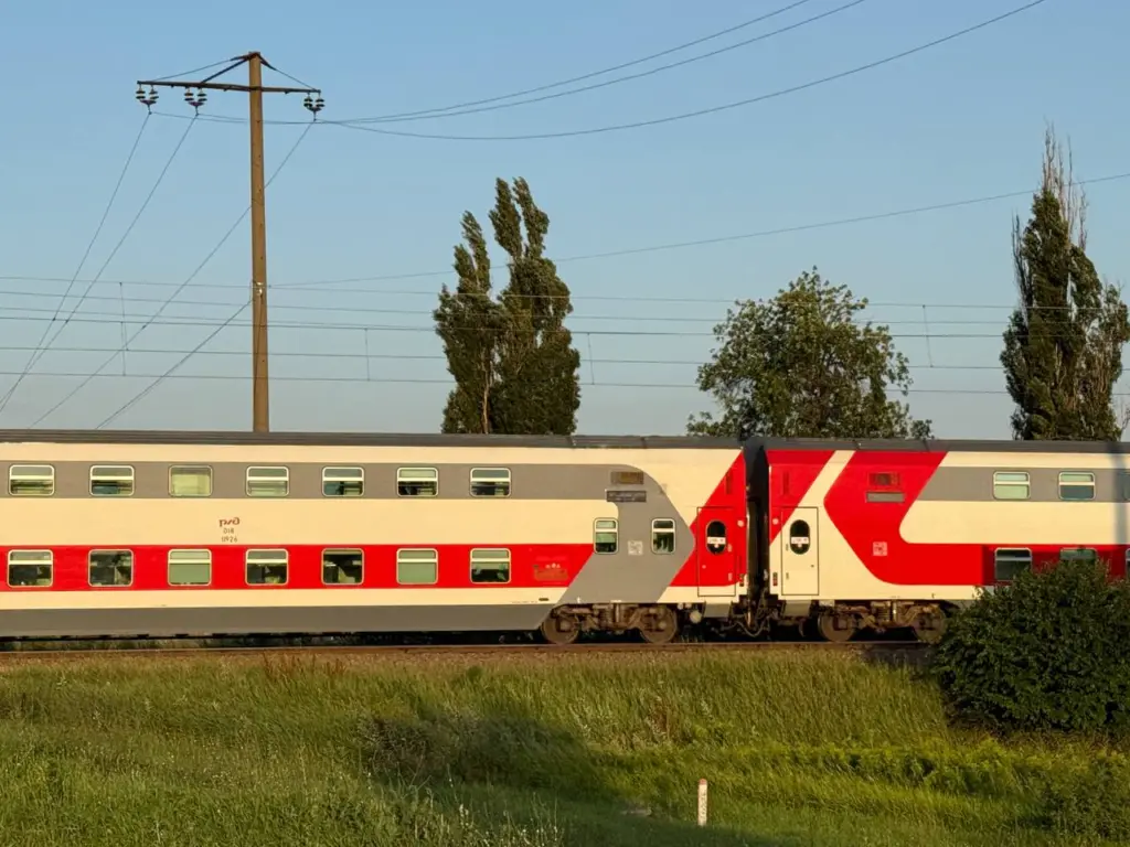 Ужин в вагоне-ресторане шокировал: честно рассказываю, чем сейчас кормит своих пассажиров РЖД и сколько отдали за еду