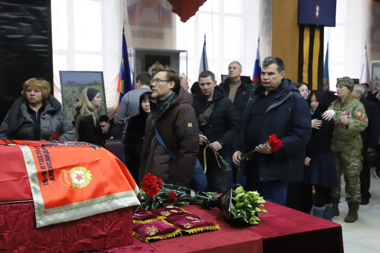 Церемония прощания с самарским военным корреспондентом Олегом Ракшиным состоялась 14 января в Доме офицеров