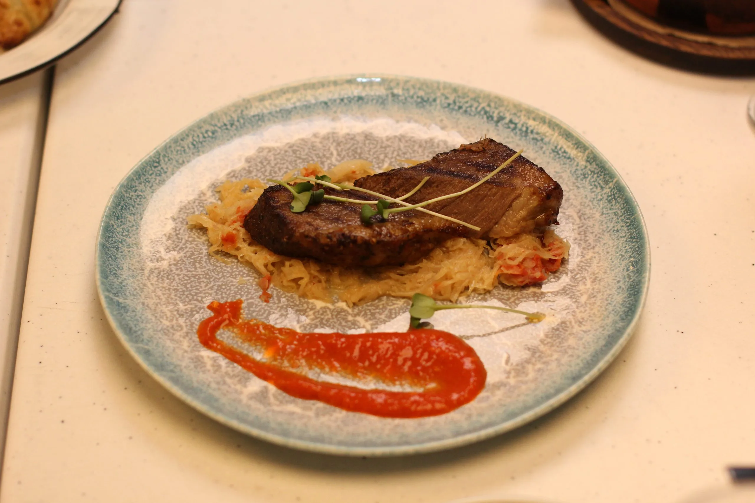 Повар столовой метнула в женщину консервную банку в Самарской области Повар столовой метнула в женщину консервную банку в Самарской области