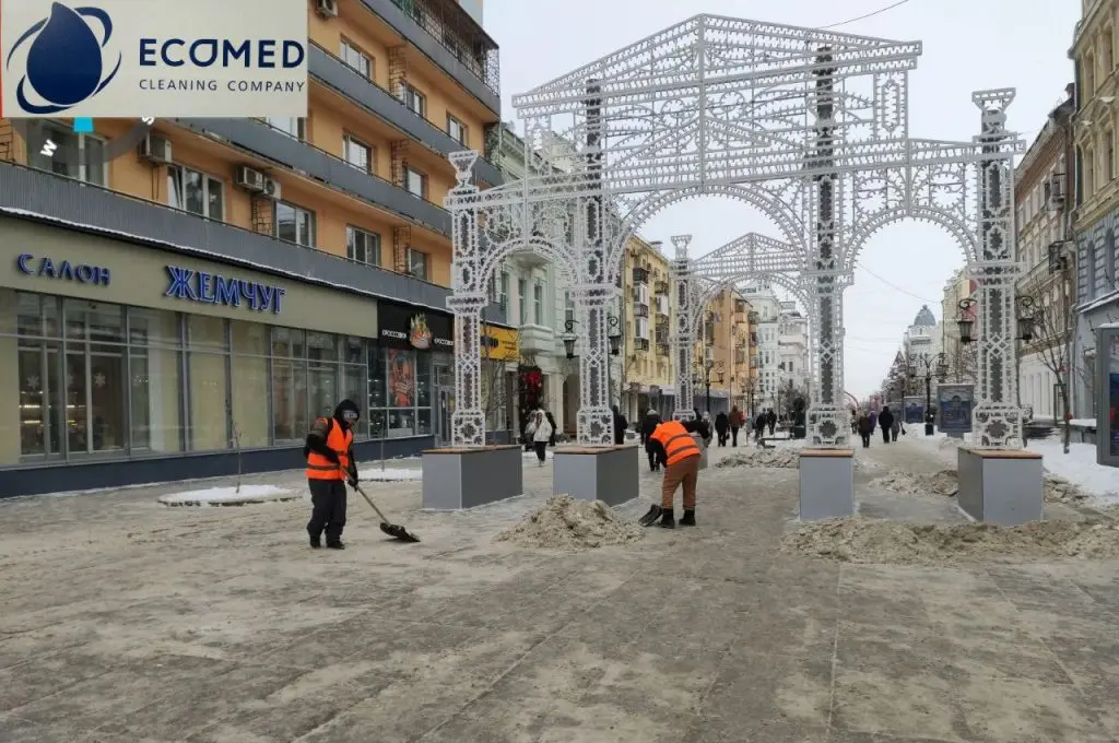 Власти Самары назвали безопасным белый налет на тротуарах и дорогах Власти Самары назвали безопасным белый налет на тротуарах и дорогах