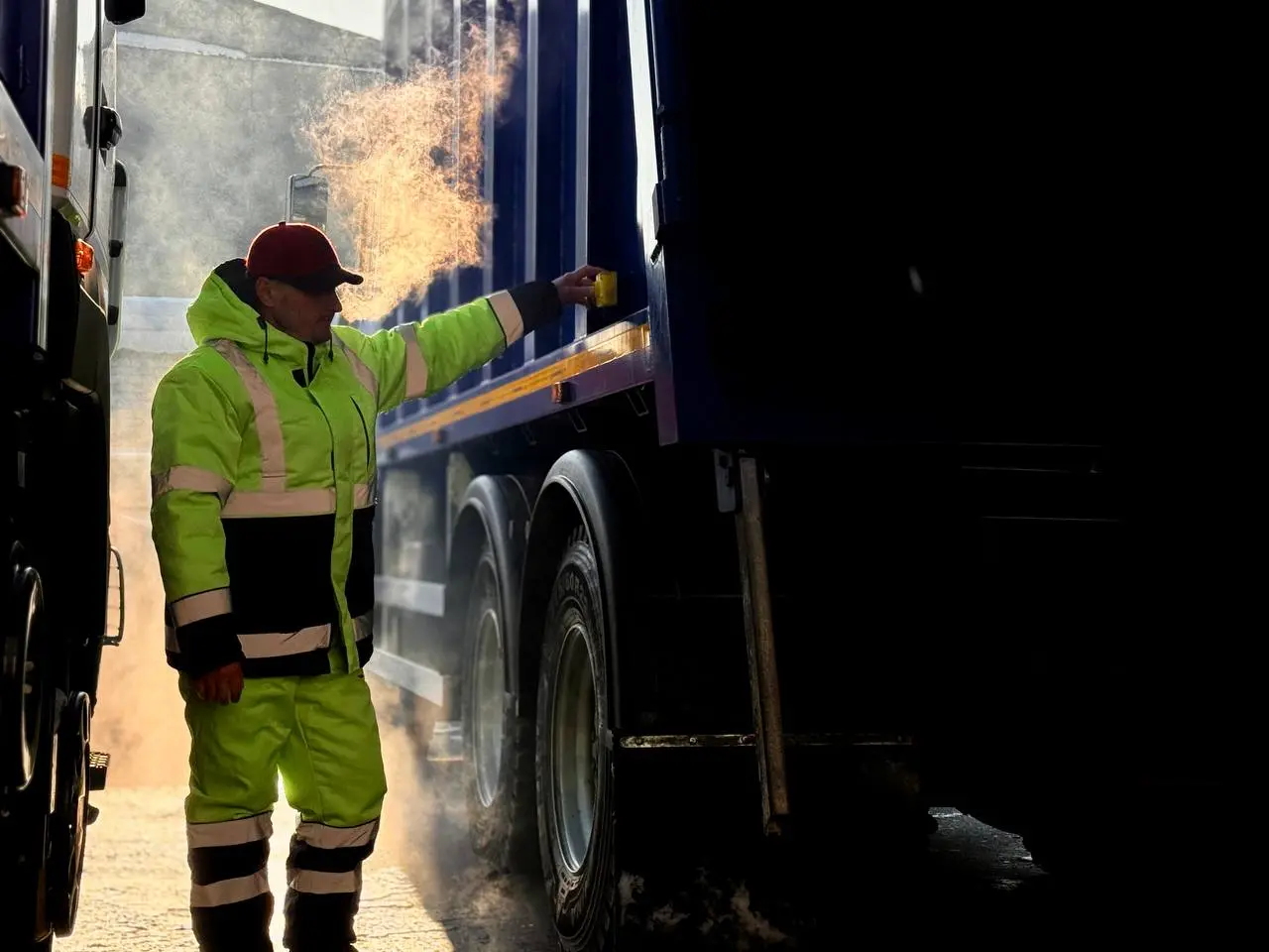 В Самарской области приобретено 35 новых мусоровозов для вывоза отходов