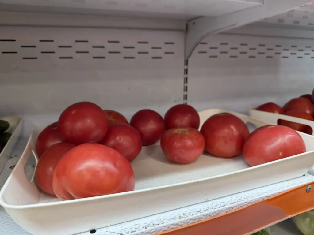 Высокие, как деревья, грозди без перерыва: три сорта томатов, которые гарантировано не подводят ни в одну погоду