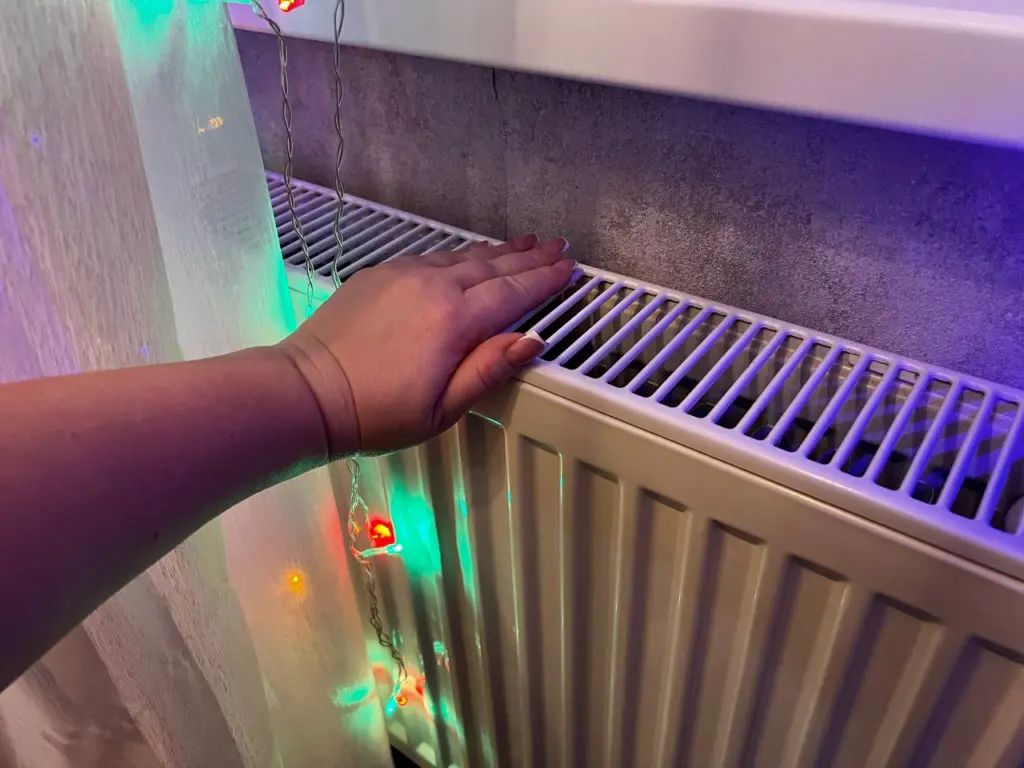 Накрываю батарею этим, и в доме становится тепло и уютно даже в самый лютый мороз