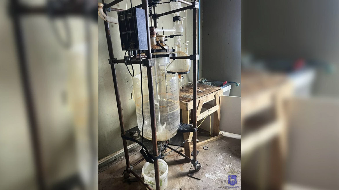 Иностранца с 29 кг мефедрона из нарколаборатории задержали в Самарской области Иностранца с 29 кг мефедрона из нарколаборатории задержали в Самарской области